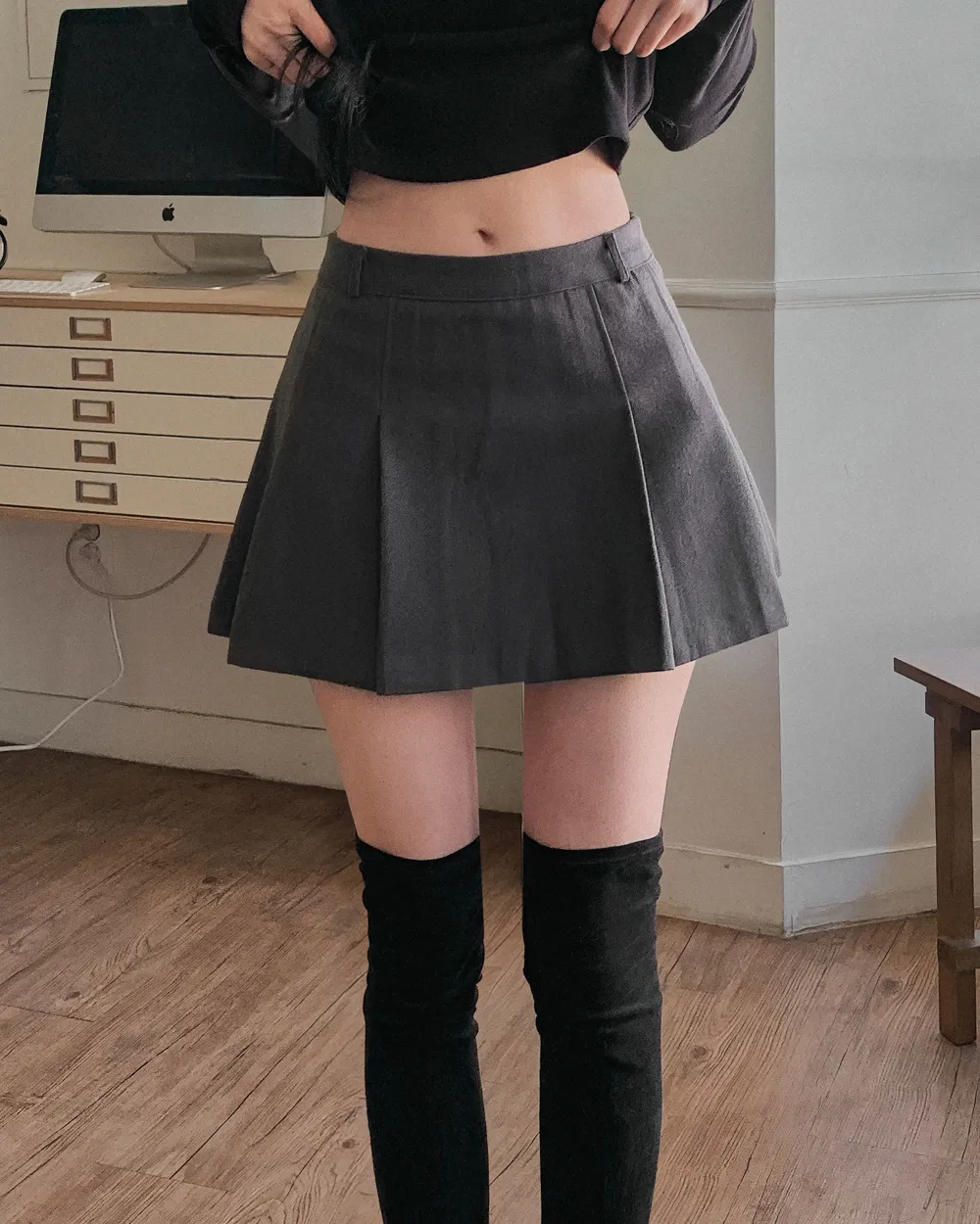 긴팔 티셔츠 모델 착용 이미지-S1L62