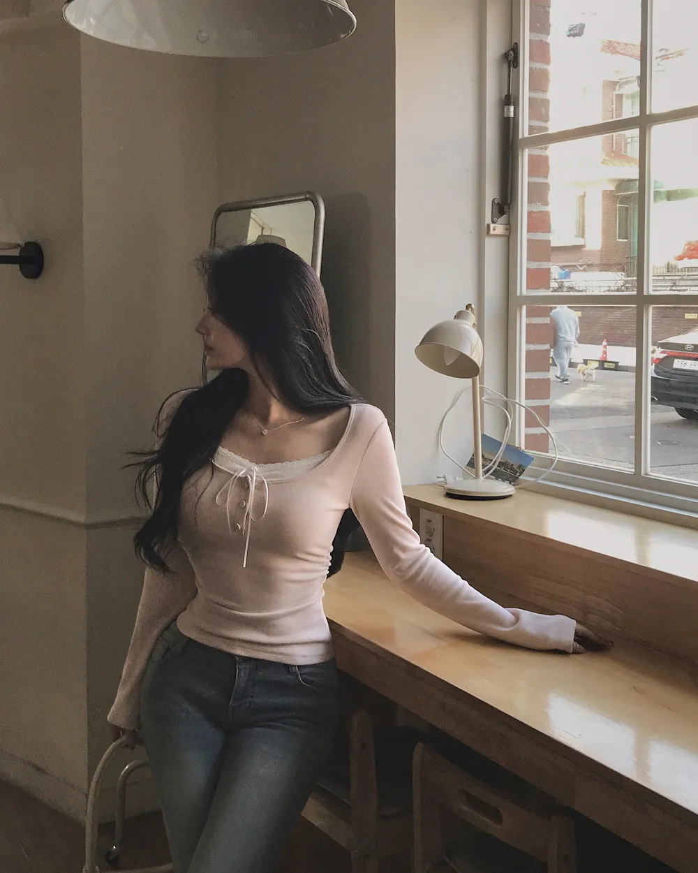 긴팔 티셔츠 모델 착용 이미지-S1L76