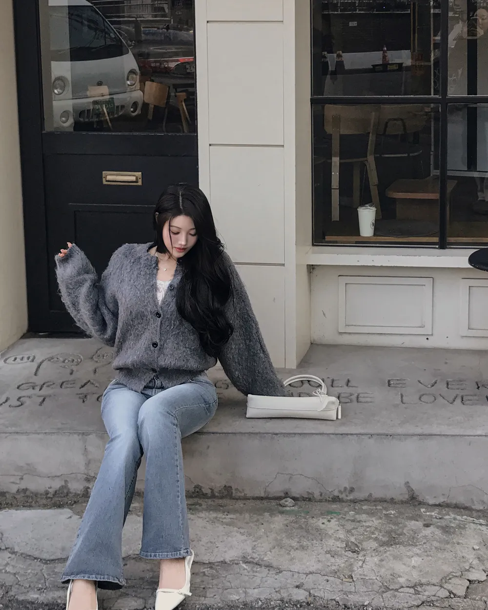 긴팔 티셔츠 모델 착용 이미지-S1L97