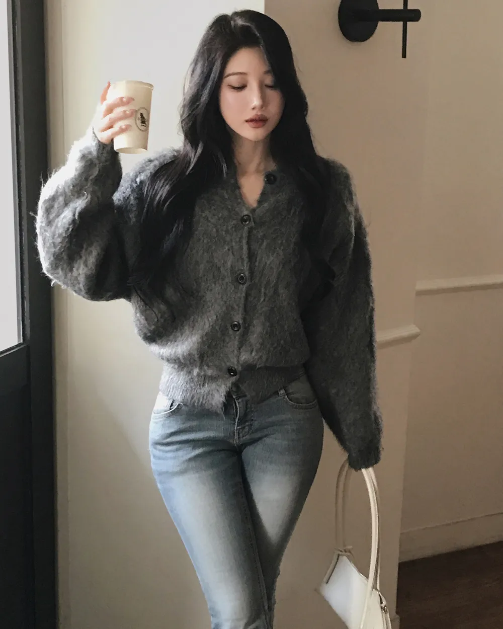 긴팔 티셔츠 모델 착용 이미지-S1L91