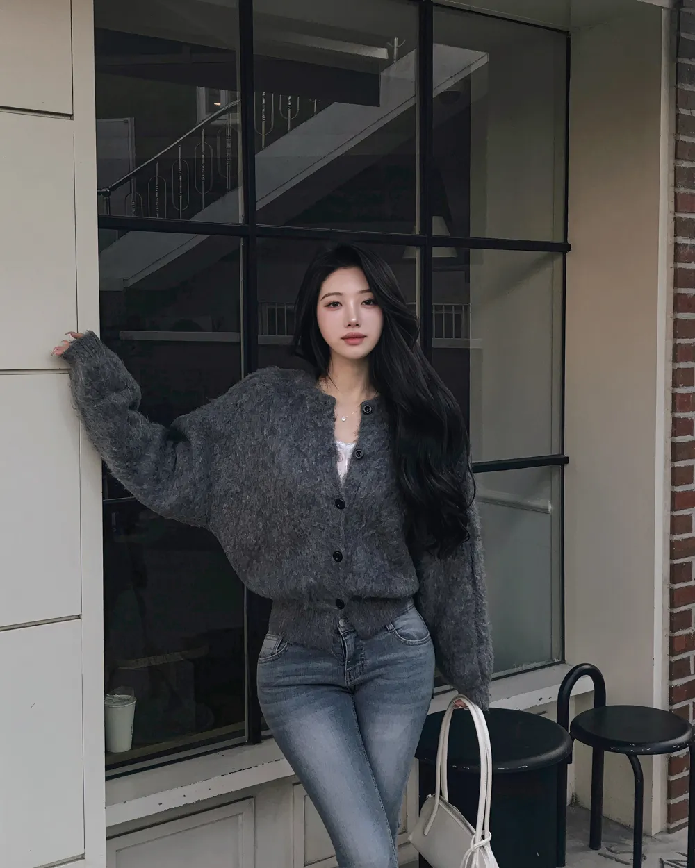 긴팔 티셔츠 모델 착용 이미지-S1L98