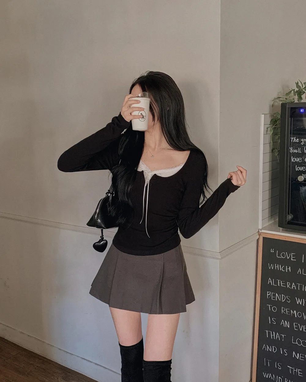 긴팔 티셔츠 모델 착용 이미지-S1L48