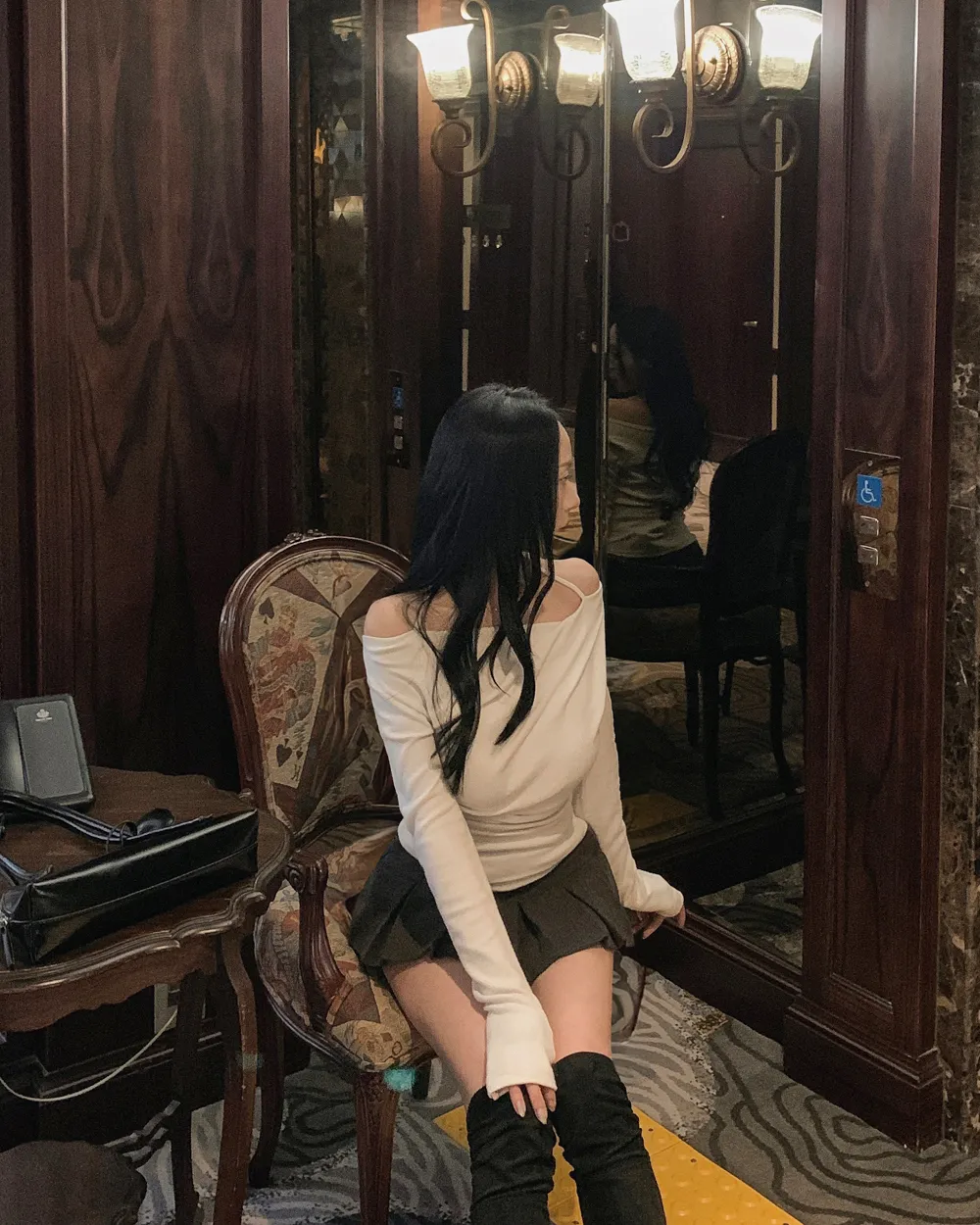 미니 스커트 모델 착용 이미지-S1L60