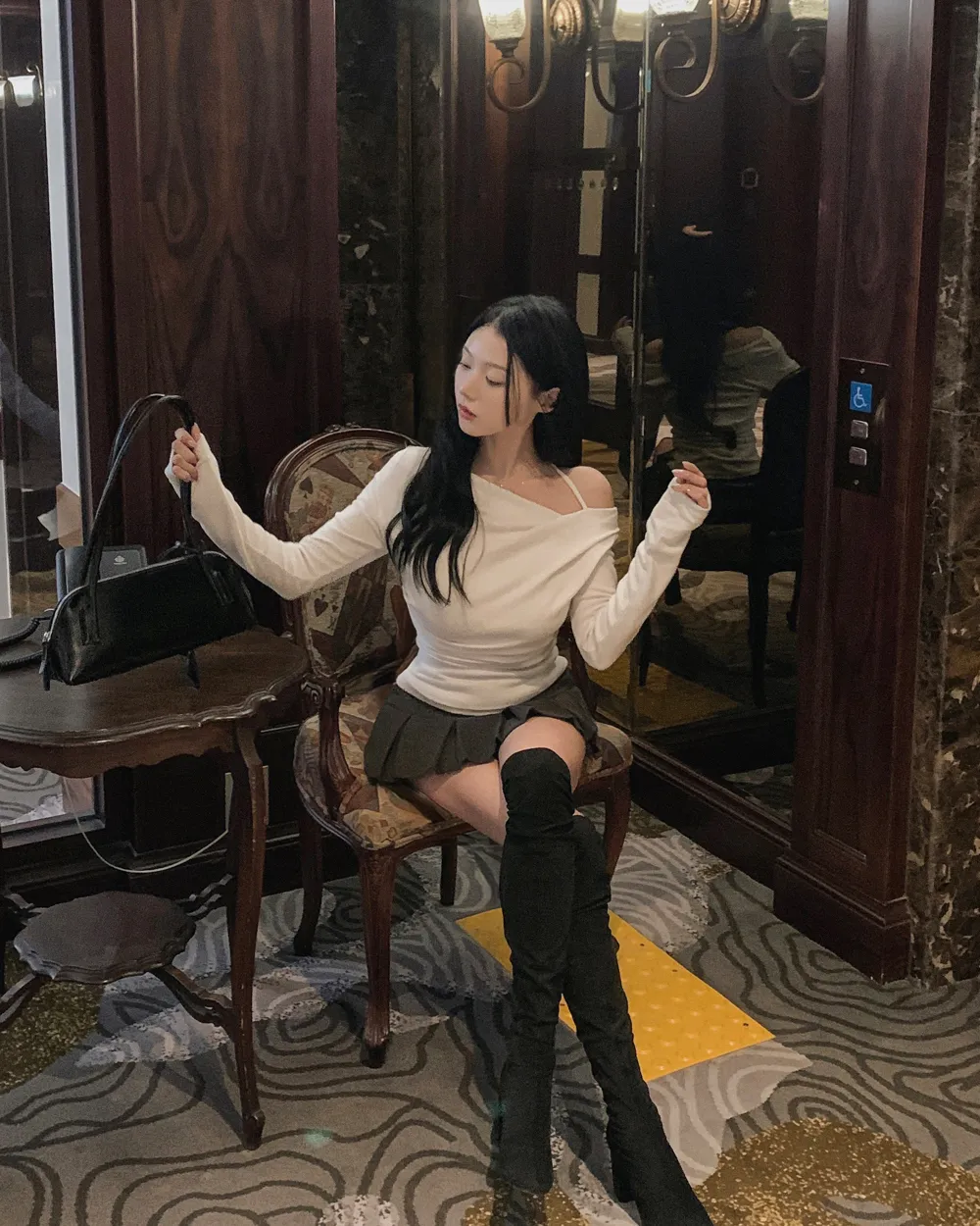 미니 스커트 모델 착용 이미지-S1L59