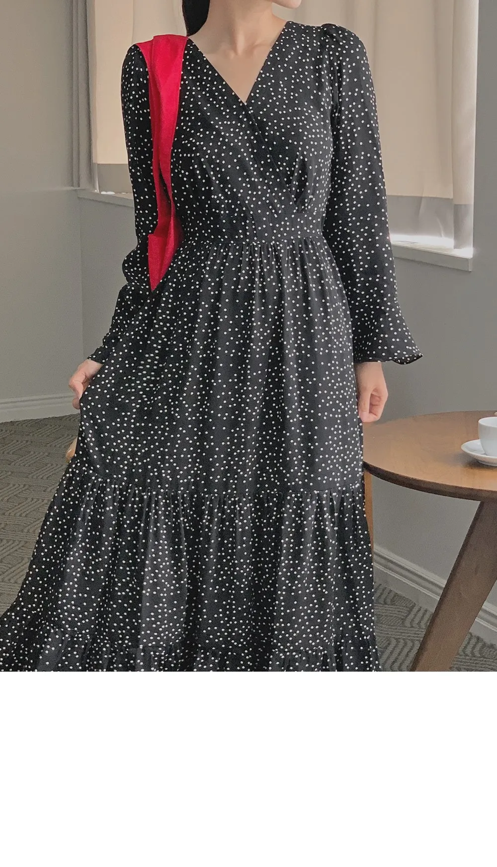 레블린_긴팔 도트롱원피스