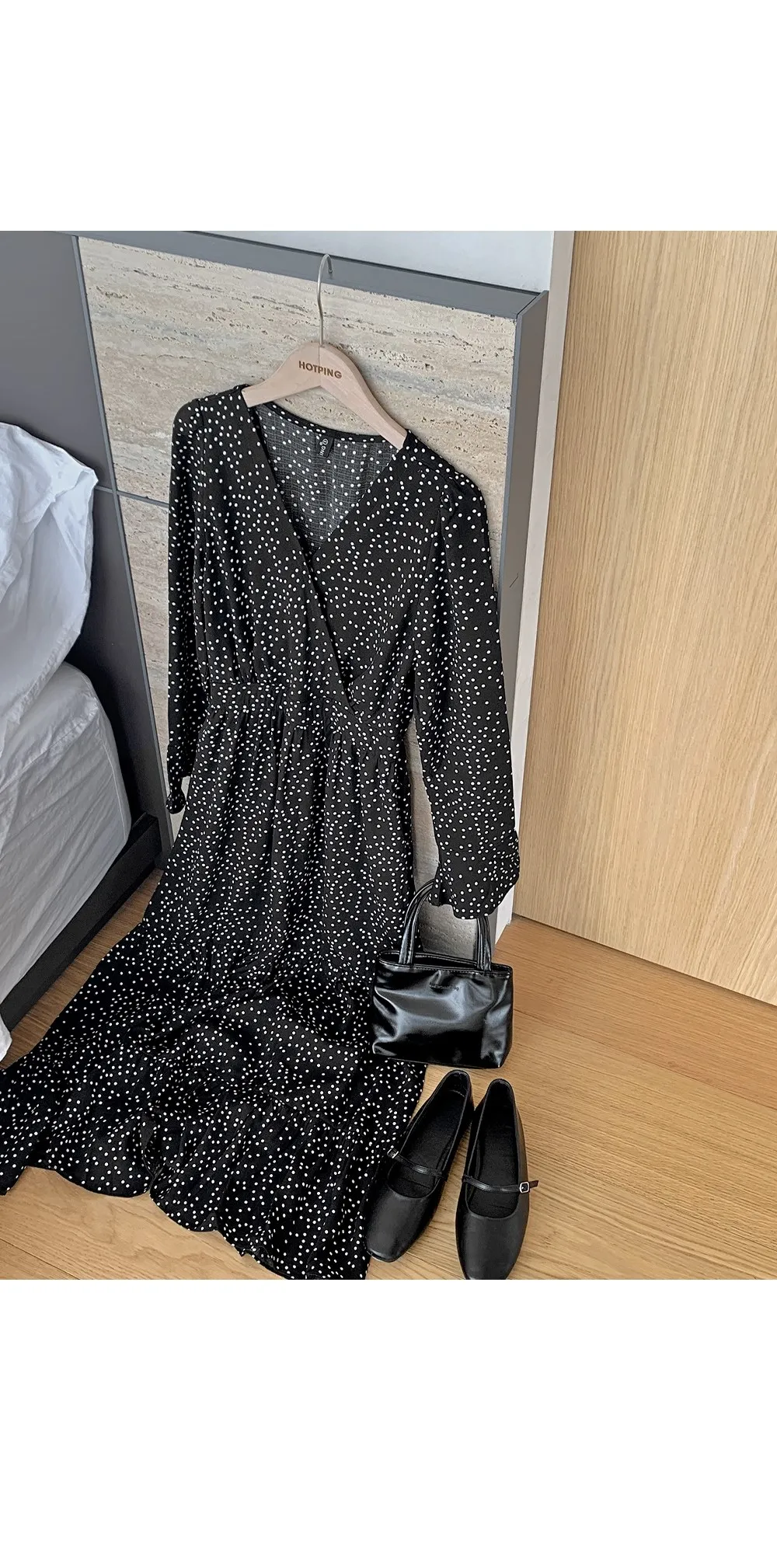 레블린_긴팔 도트롱원피스