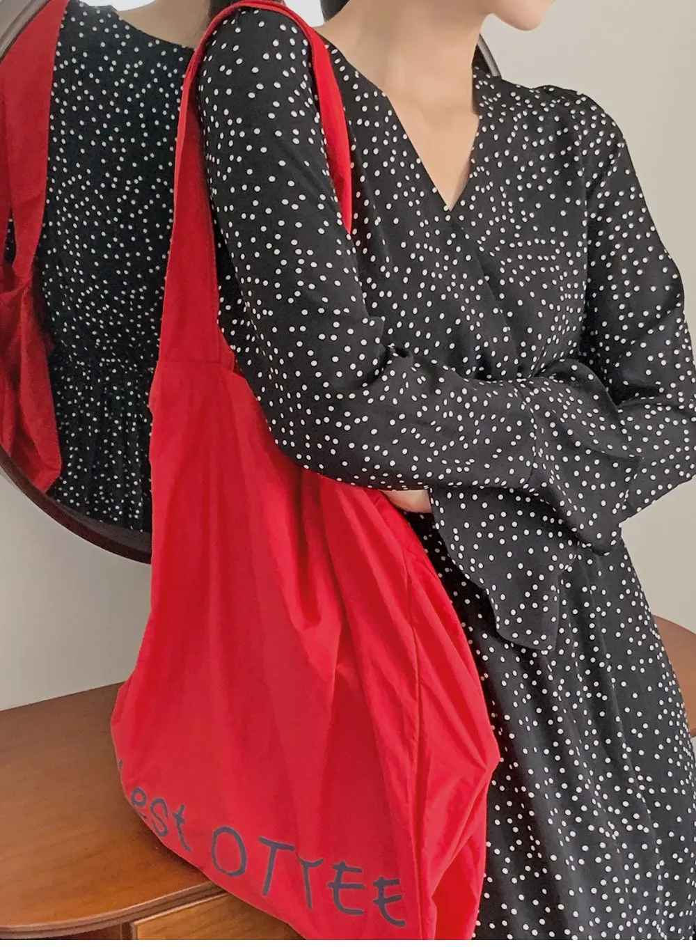 레블린_긴팔 도트롱원피스