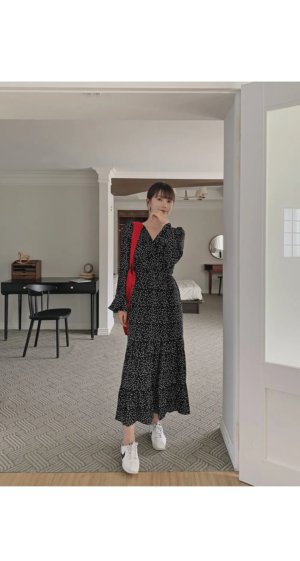 레블린_긴팔 도트롱원피스