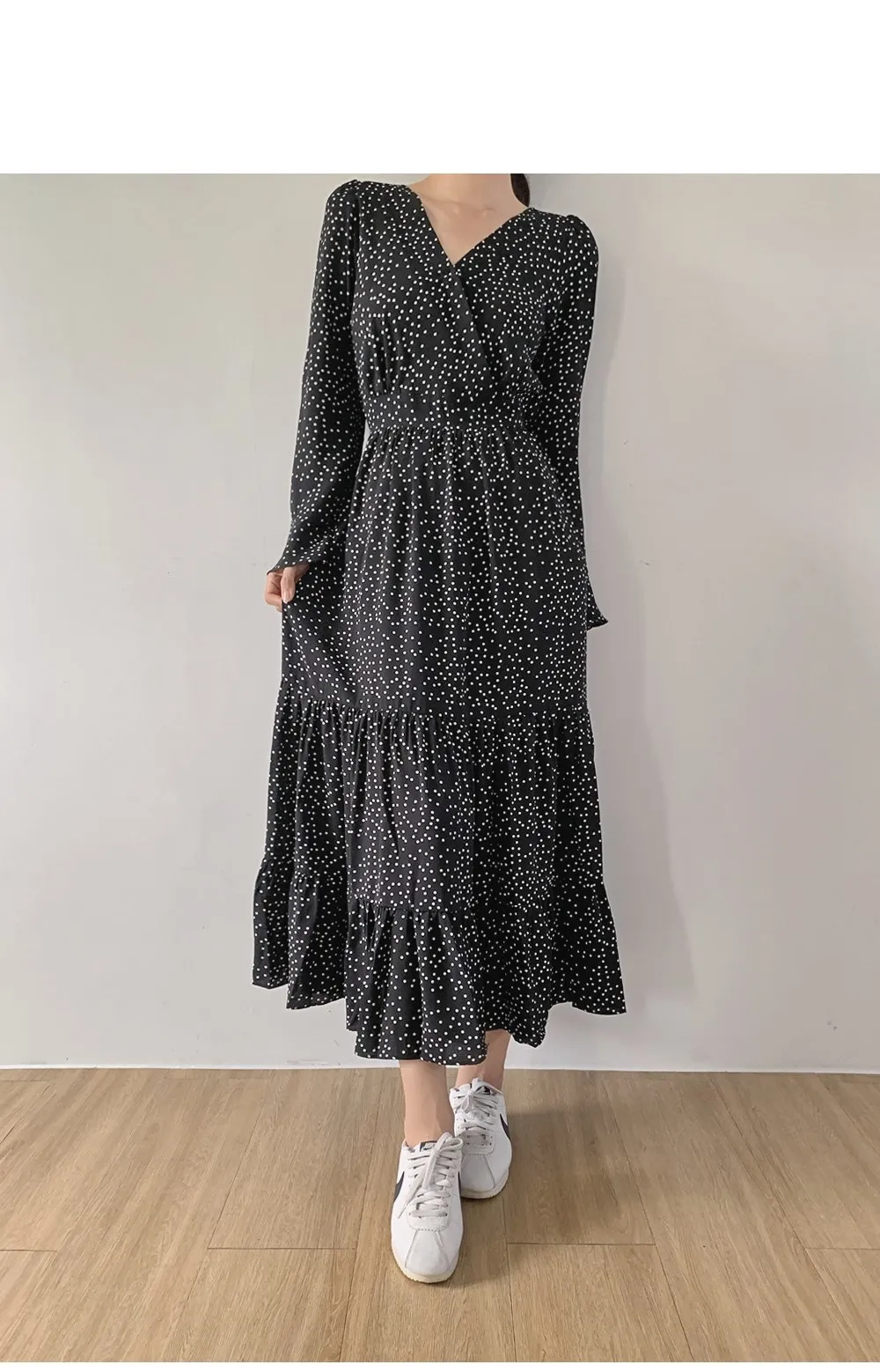 레블린_긴팔 도트롱원피스