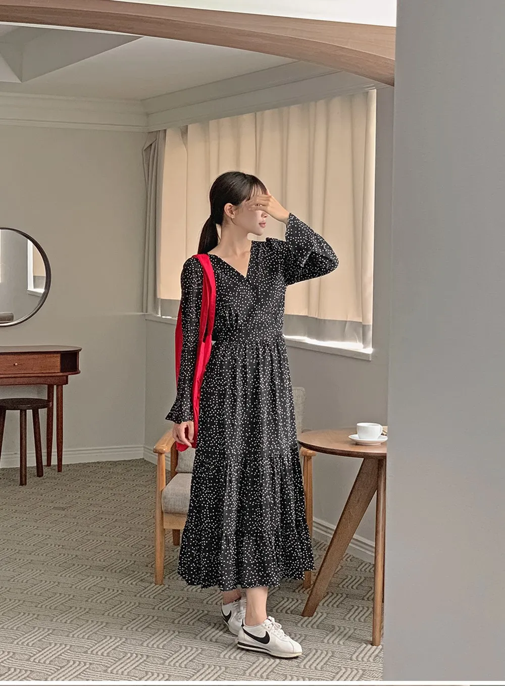 레블린_긴팔 도트롱원피스