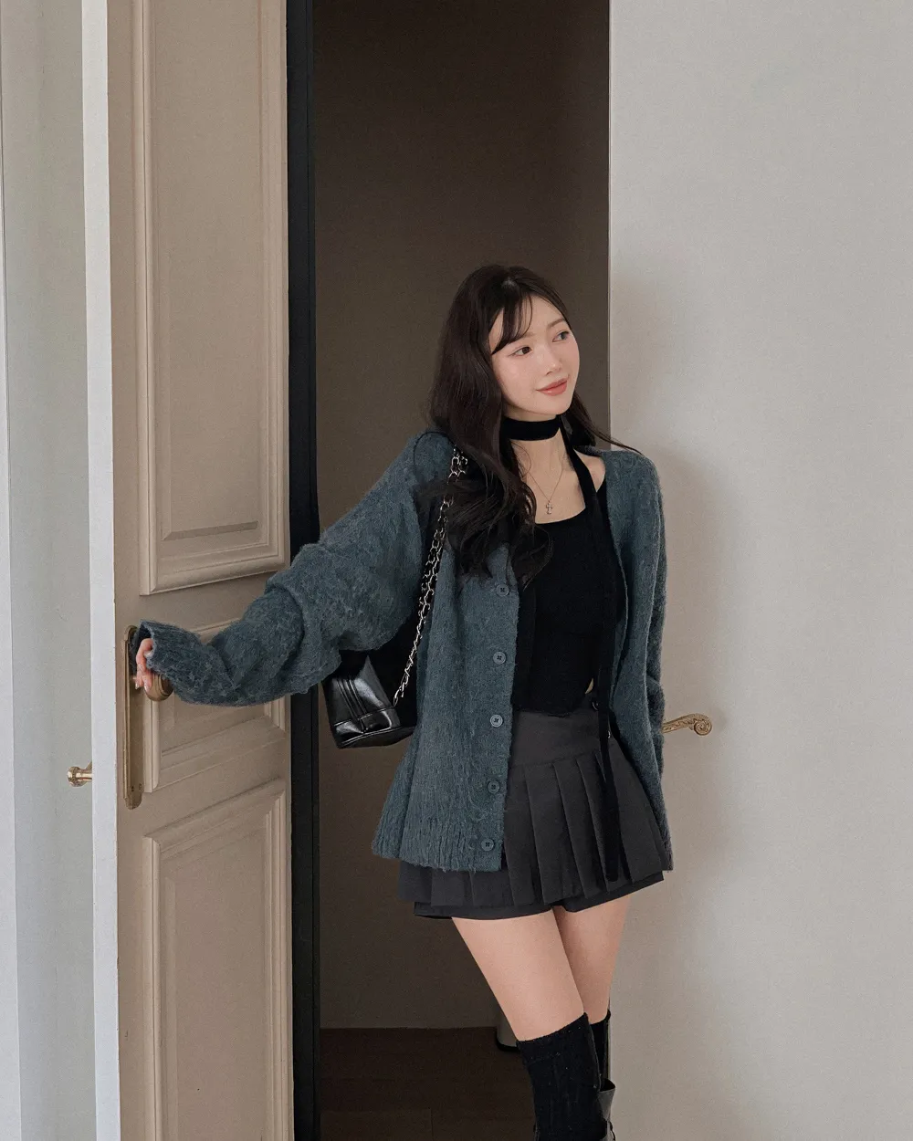 반바지 모델 착용 이미지-S2L37