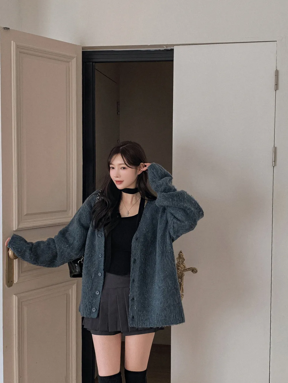 반바지 모델 착용 이미지-S2L10