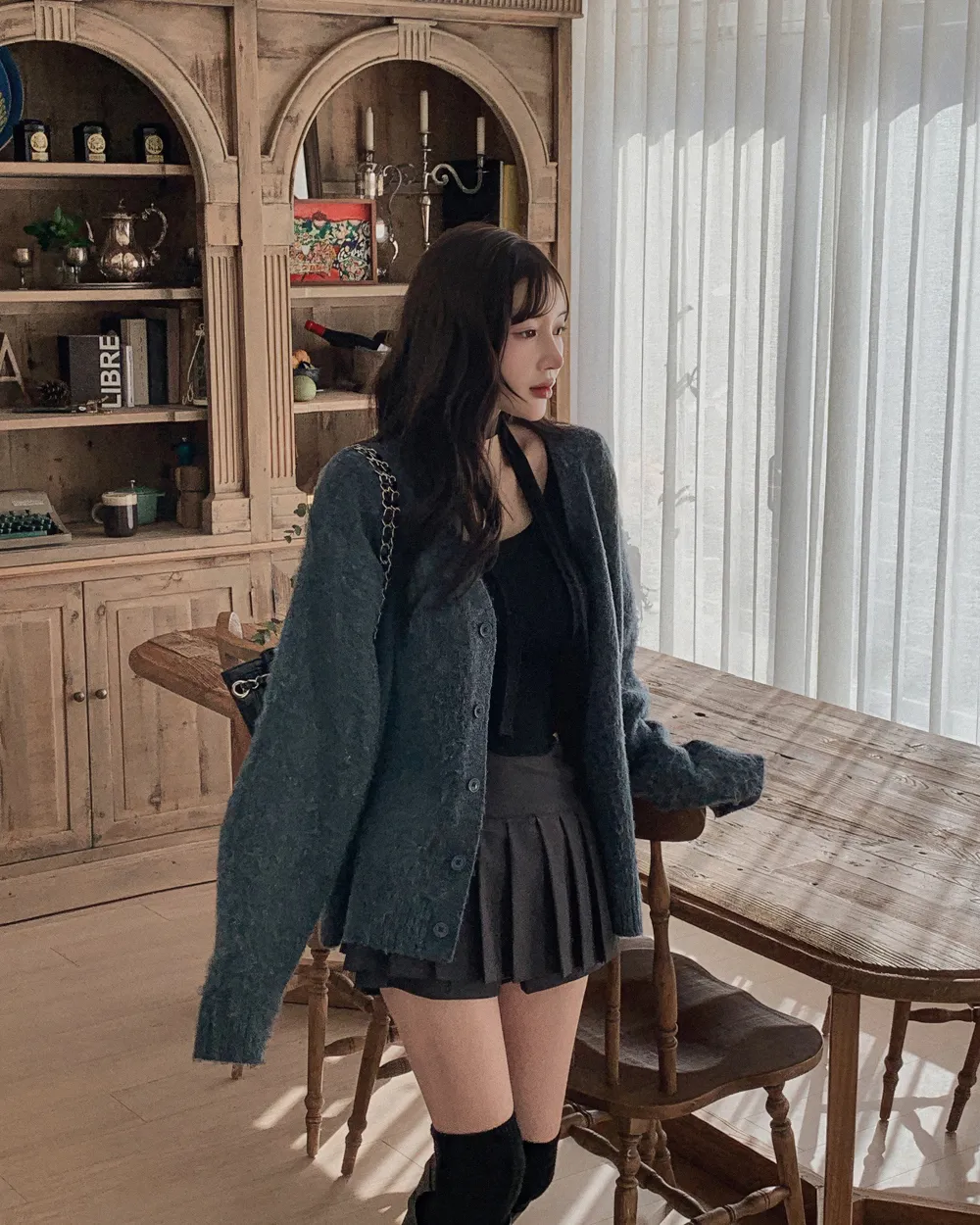 반바지 모델 착용 이미지-S2L34