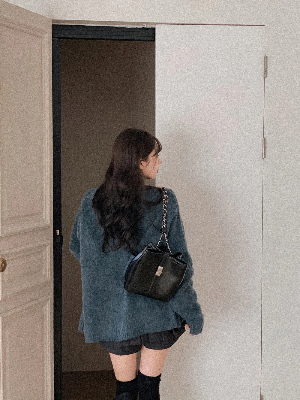 반바지 모델 착용 이미지-S2L19