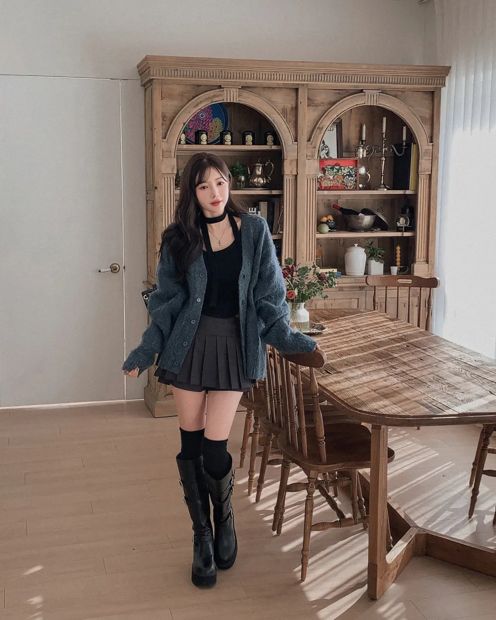 반바지 모델 착용 이미지-S2L16