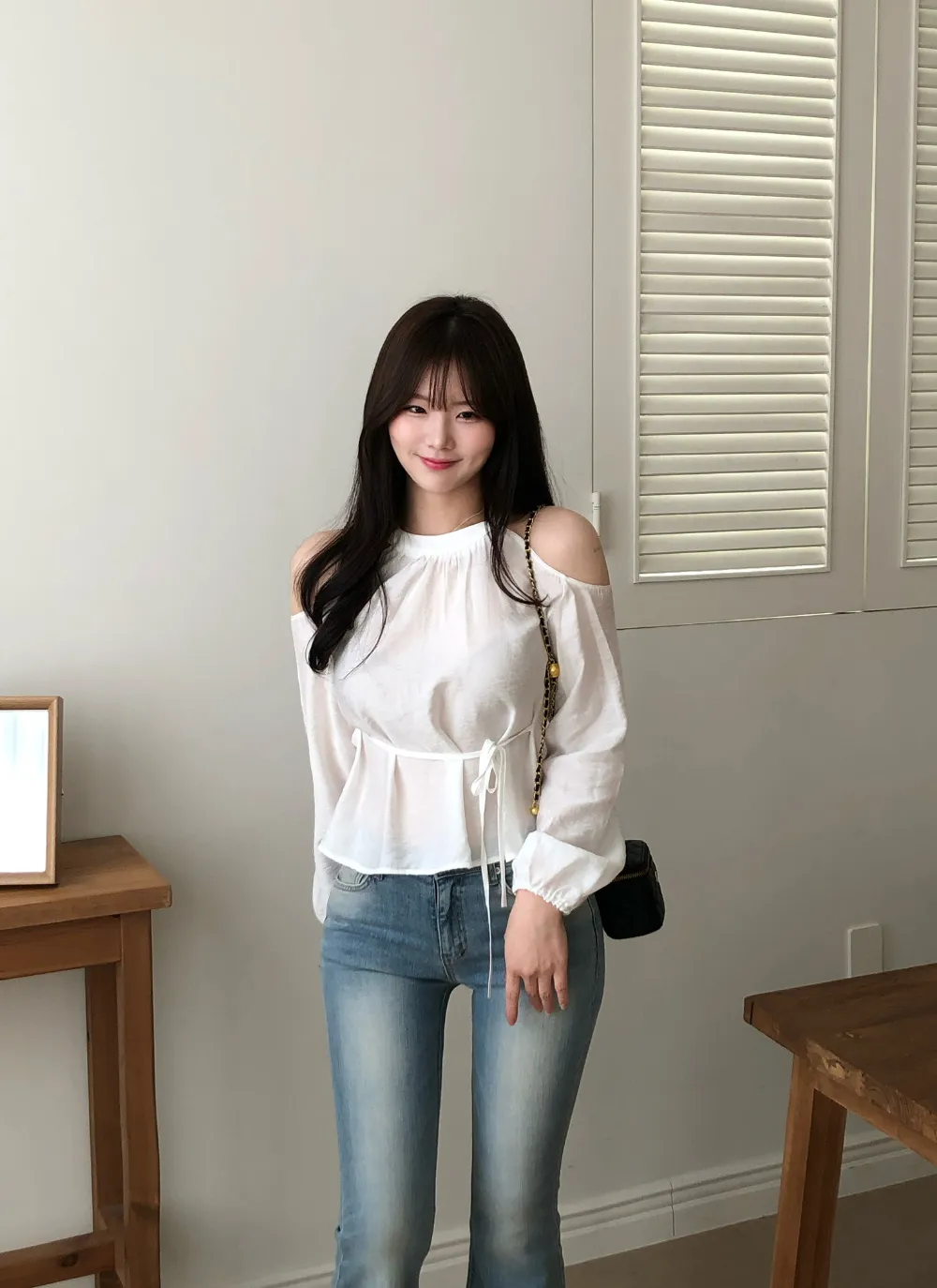 민소매 모델 착용 이미지-S1L13