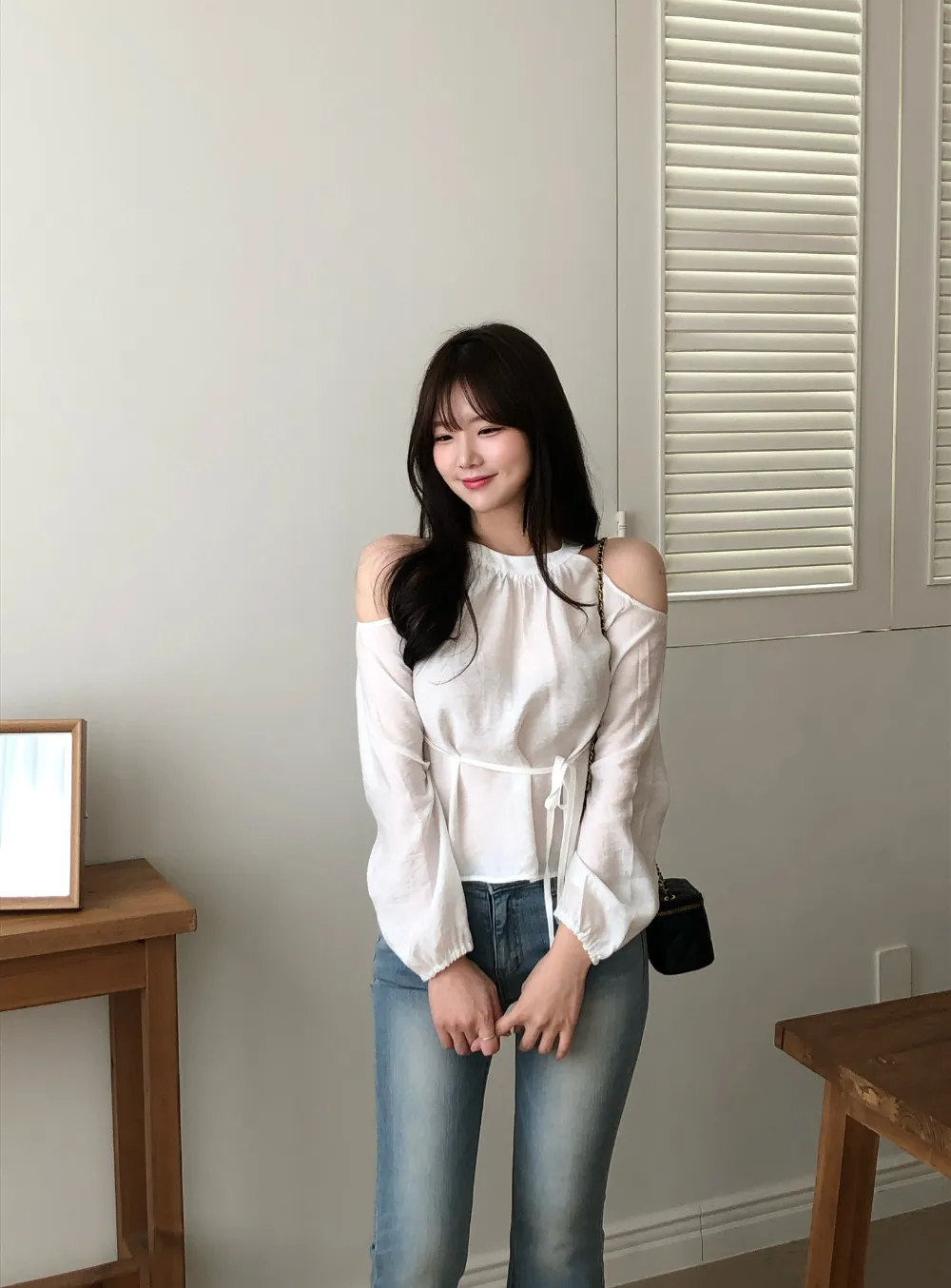 민소매 모델 착용 이미지-S1L14