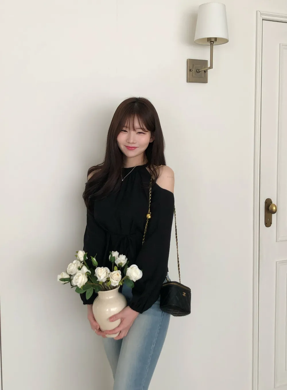 민소매 모델 착용 이미지-S2L1