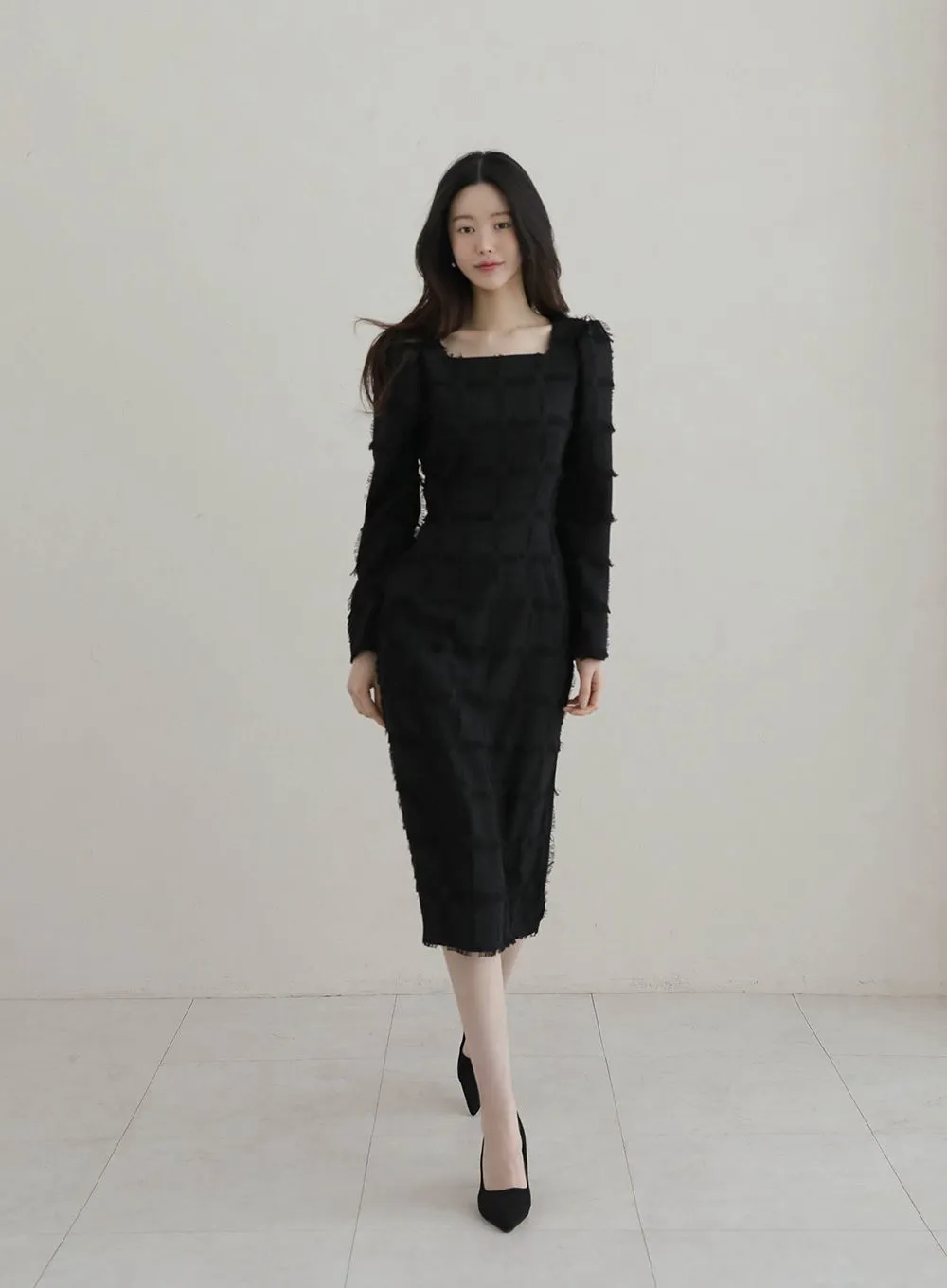 블랙 원피스로 연출한 파티룩