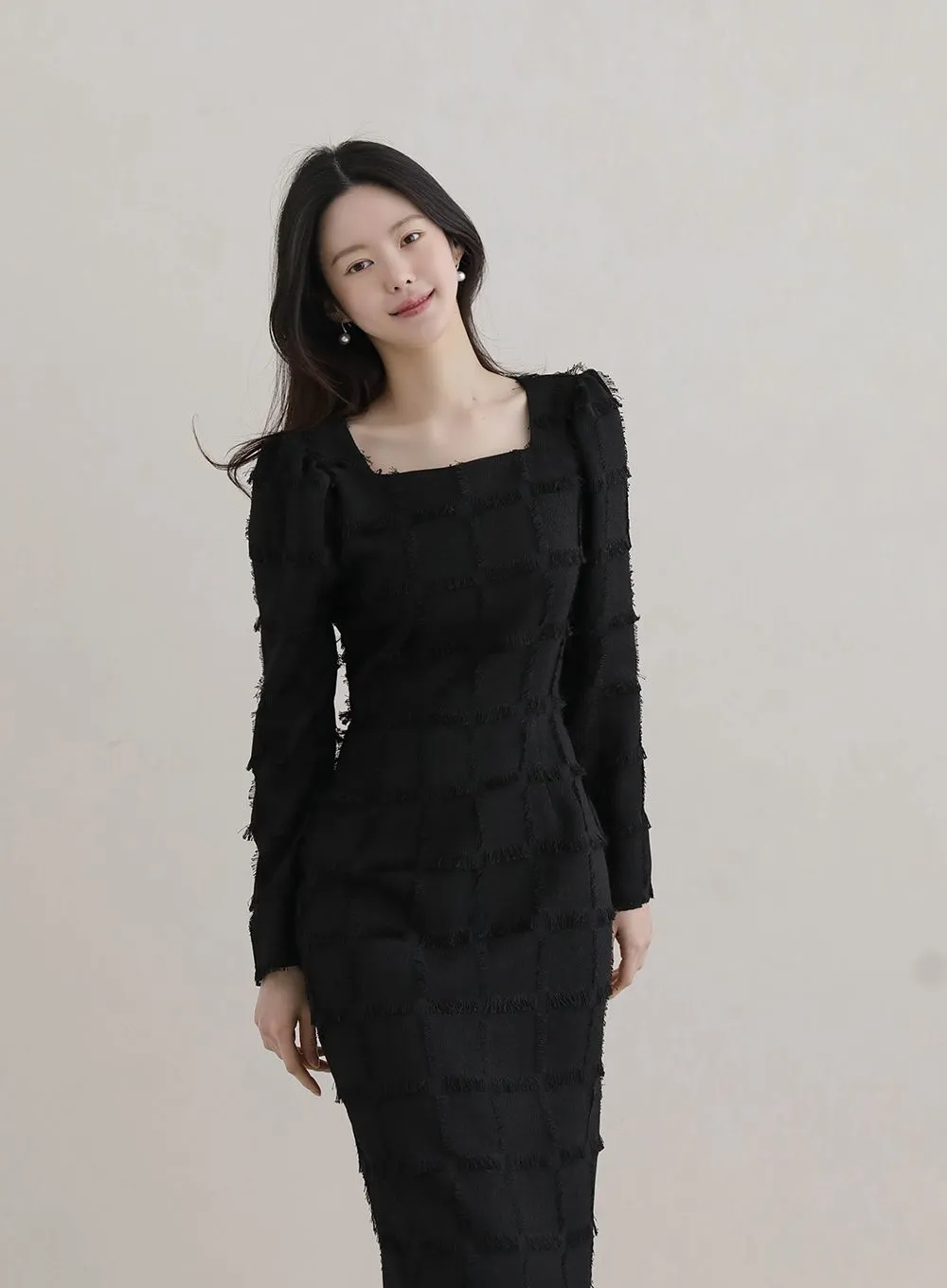 자신감 있는 애티튜드와 어우러지는 원피스