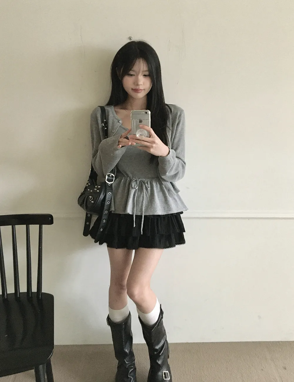 긴팔 티셔츠 모델 착용 이미지-S2L43