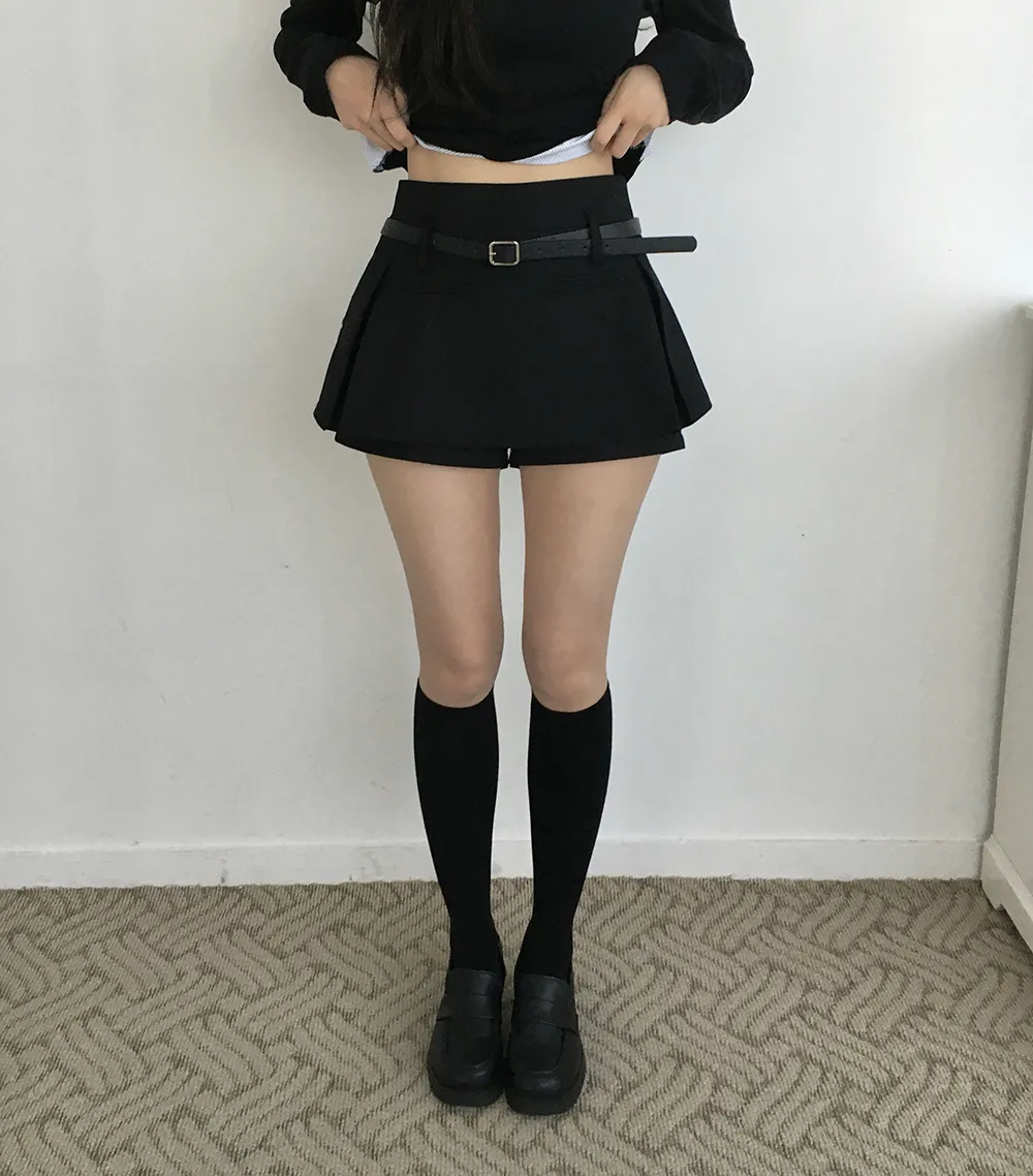 반바지 모델 착용 이미지-S4L48