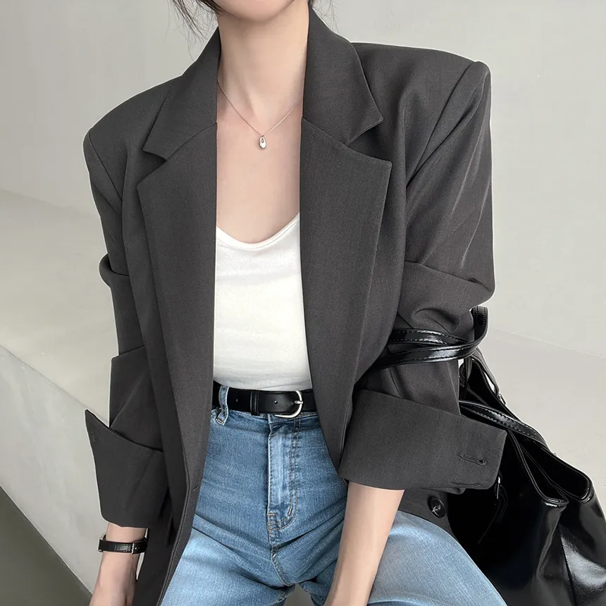 블레이저 모델 착용 이미지-S1L21