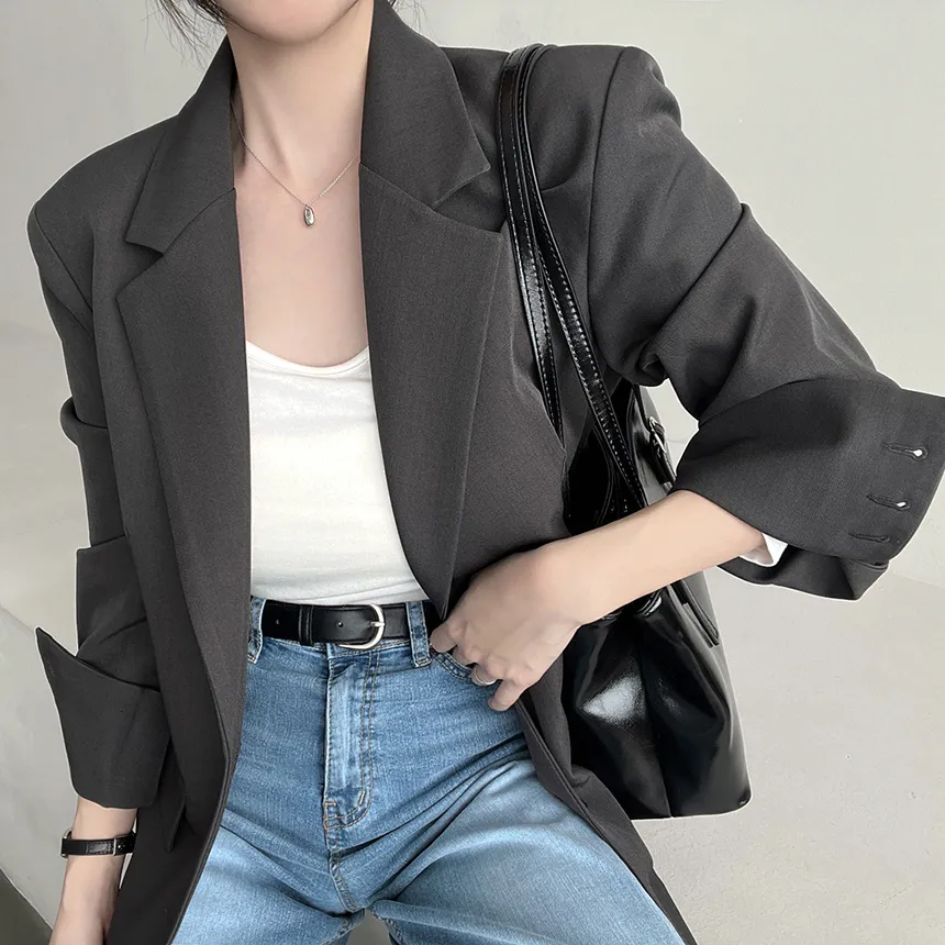 블레이저 모델 착용 이미지-S1L22