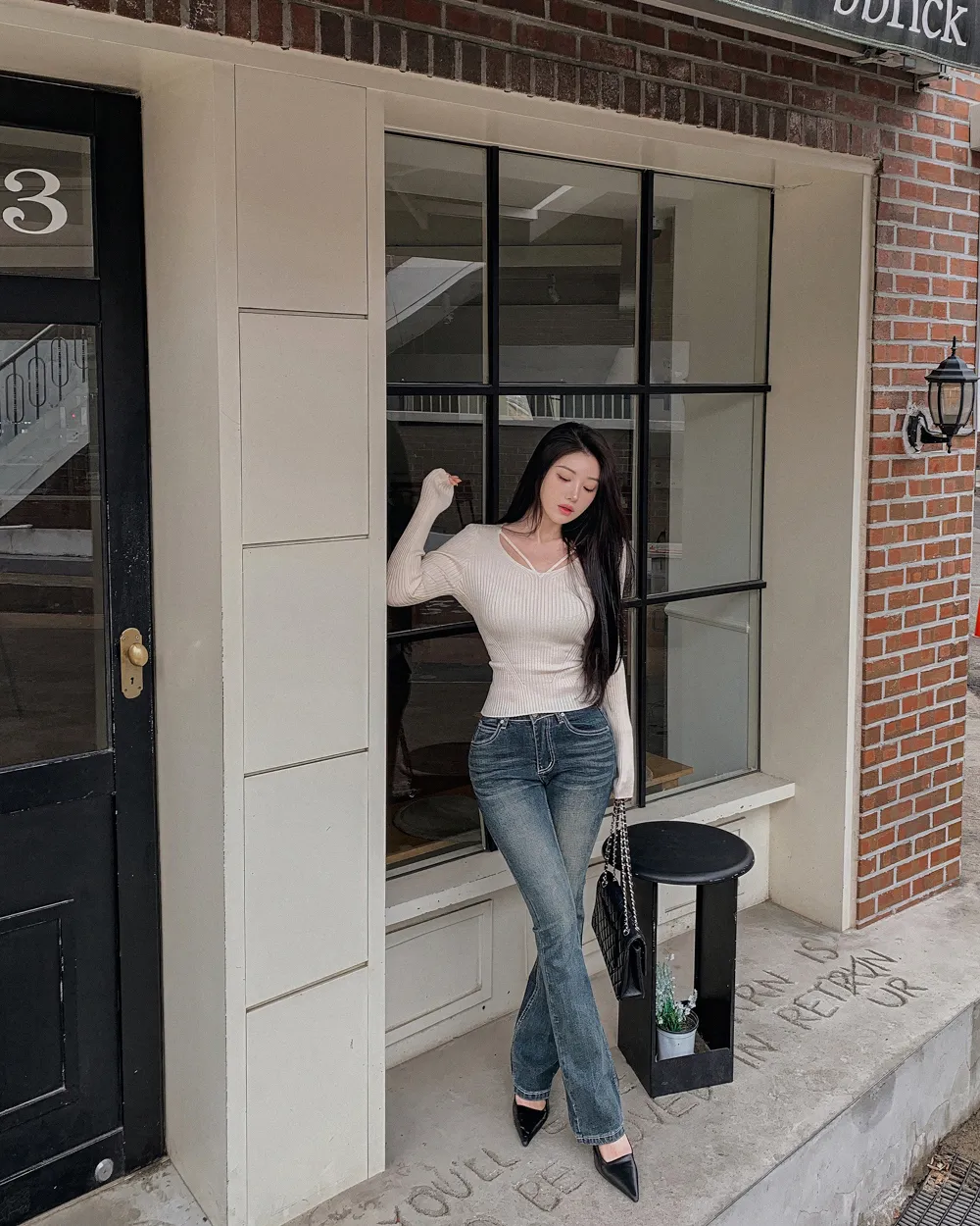 긴팔 티셔츠 모델 착용 이미지-S2L30