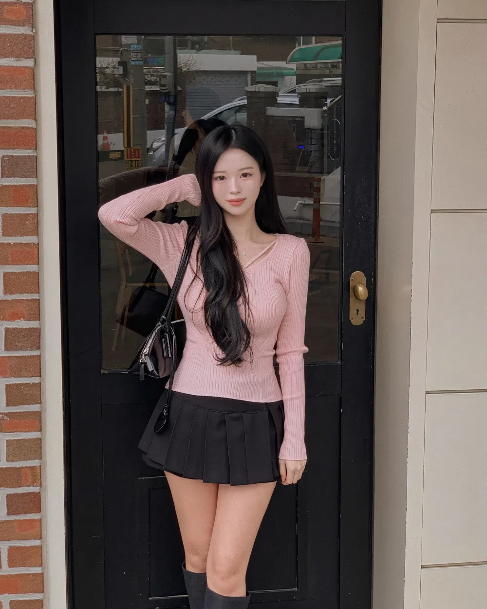 긴팔 티셔츠 모델 착용 이미지-S2L53