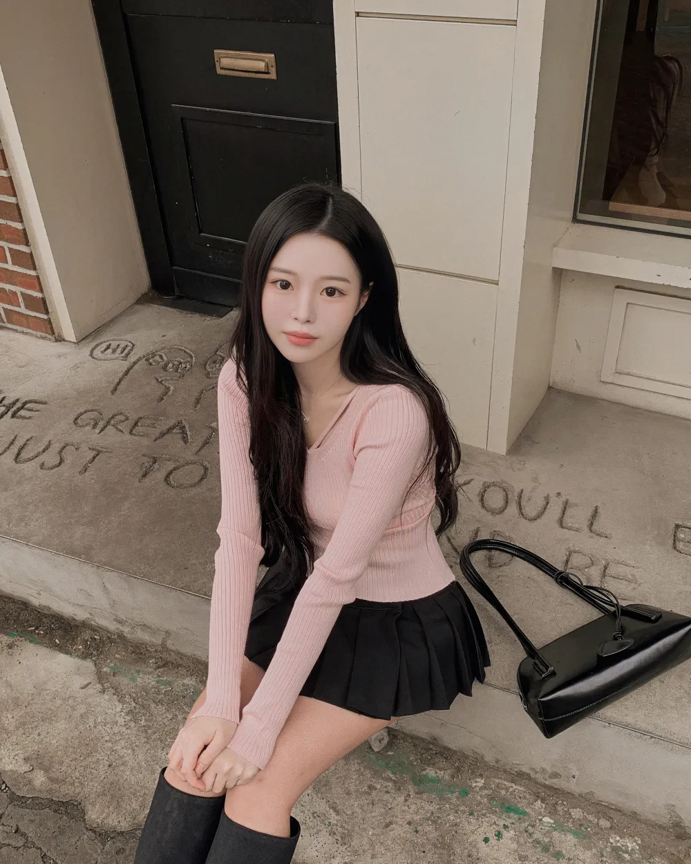 긴팔 티셔츠 모델 착용 이미지-S2L49