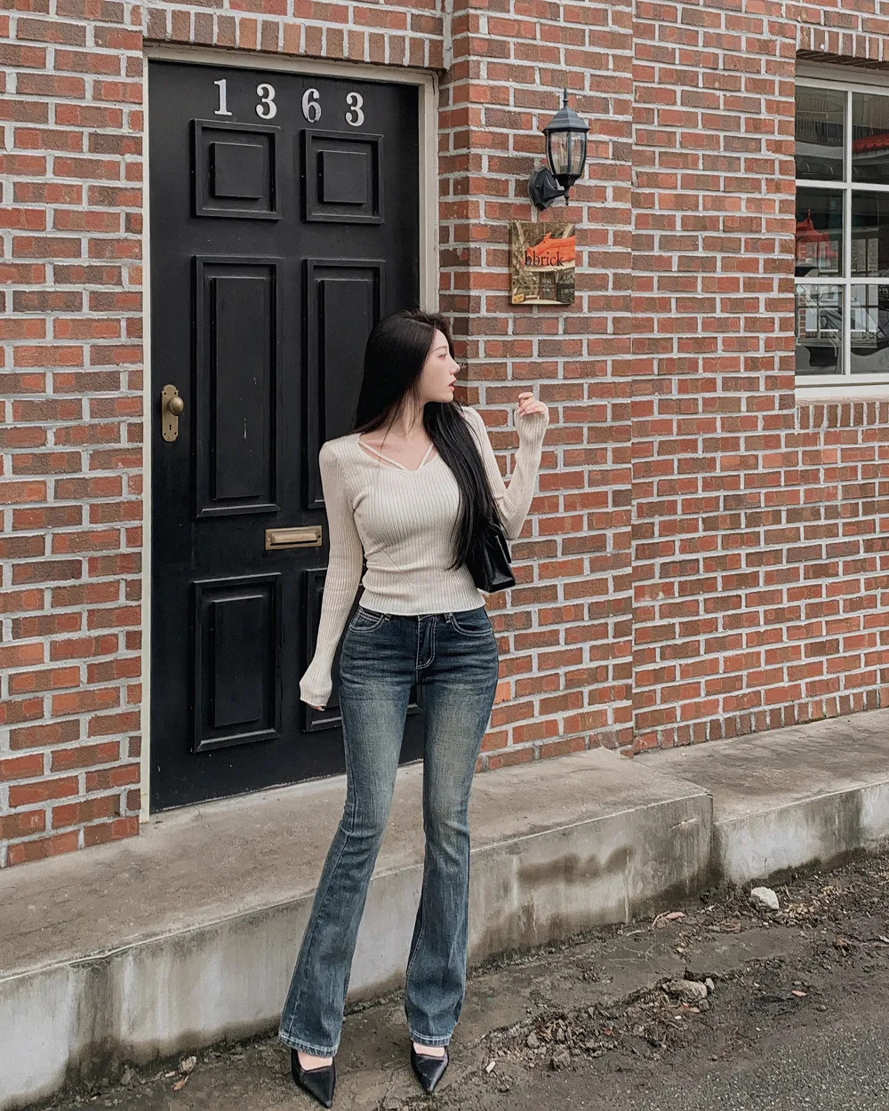 긴팔 티셔츠 모델 착용 이미지-S2L19