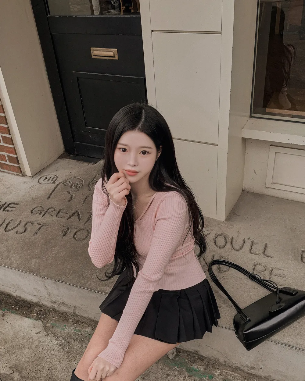 긴팔 티셔츠 모델 착용 이미지-S2L59