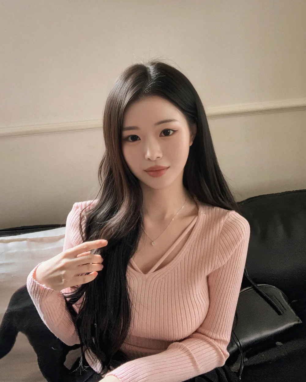 긴팔 티셔츠 모델 착용 이미지-S2L55