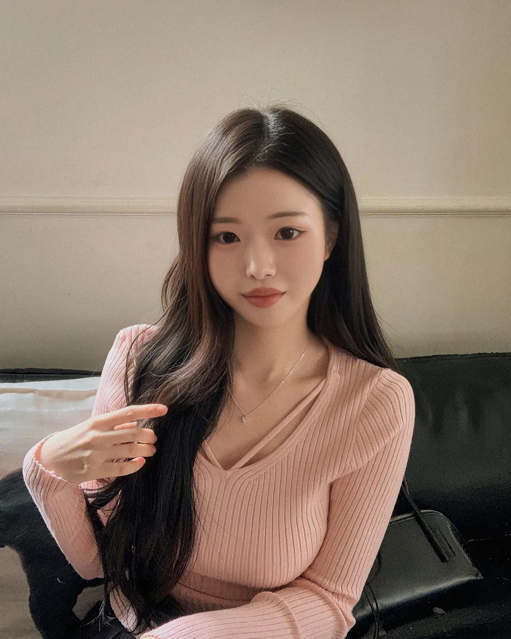 긴팔 티셔츠 모델 착용 이미지-S2L41