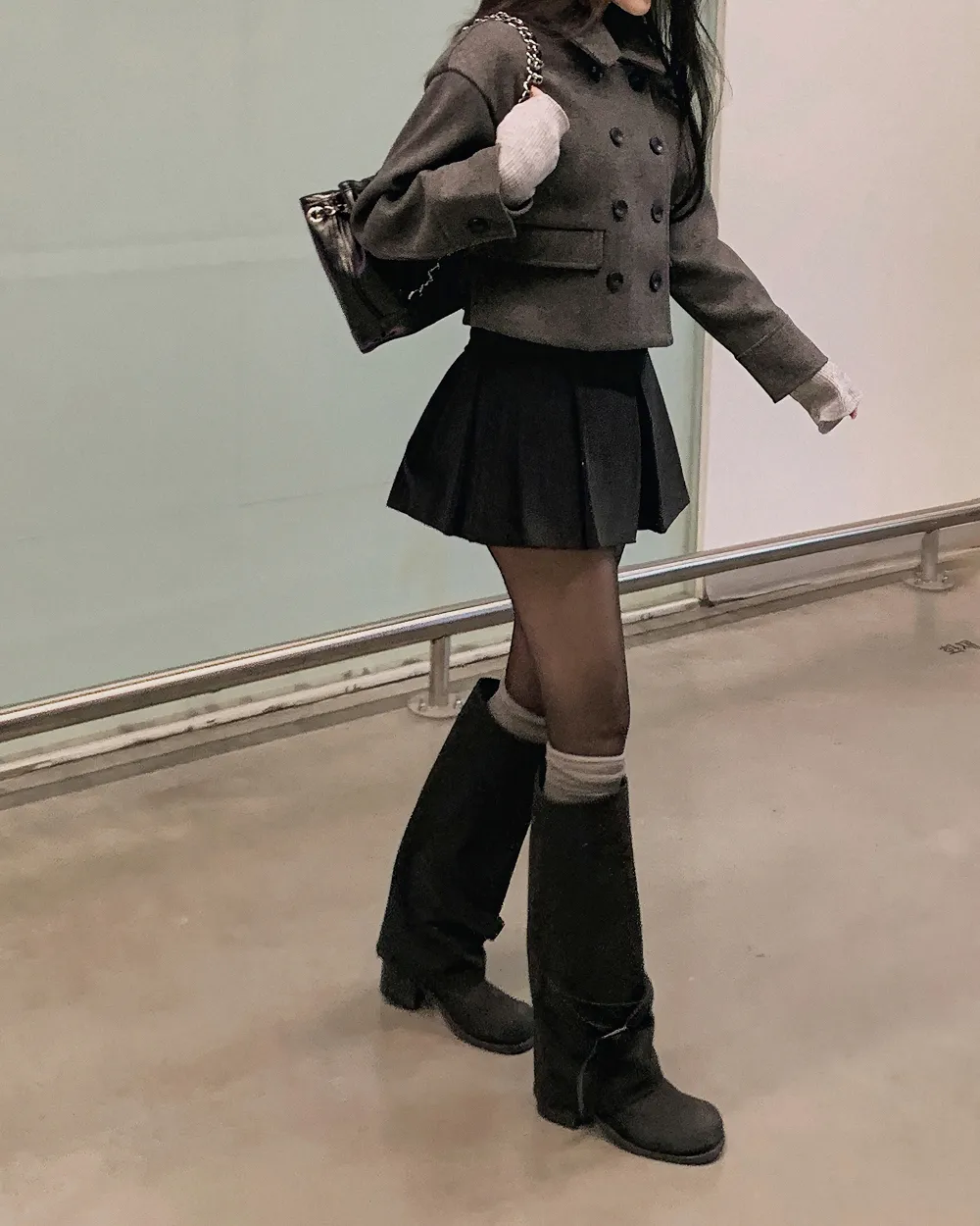 긴팔 티셔츠 모델 착용 이미지-S1L71