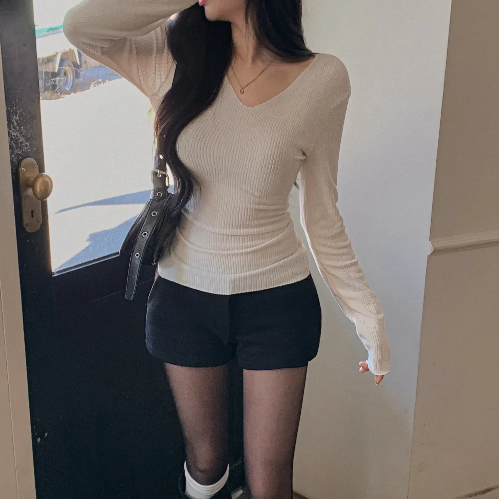 긴팔 티셔츠 모델 착용 이미지-S1L89