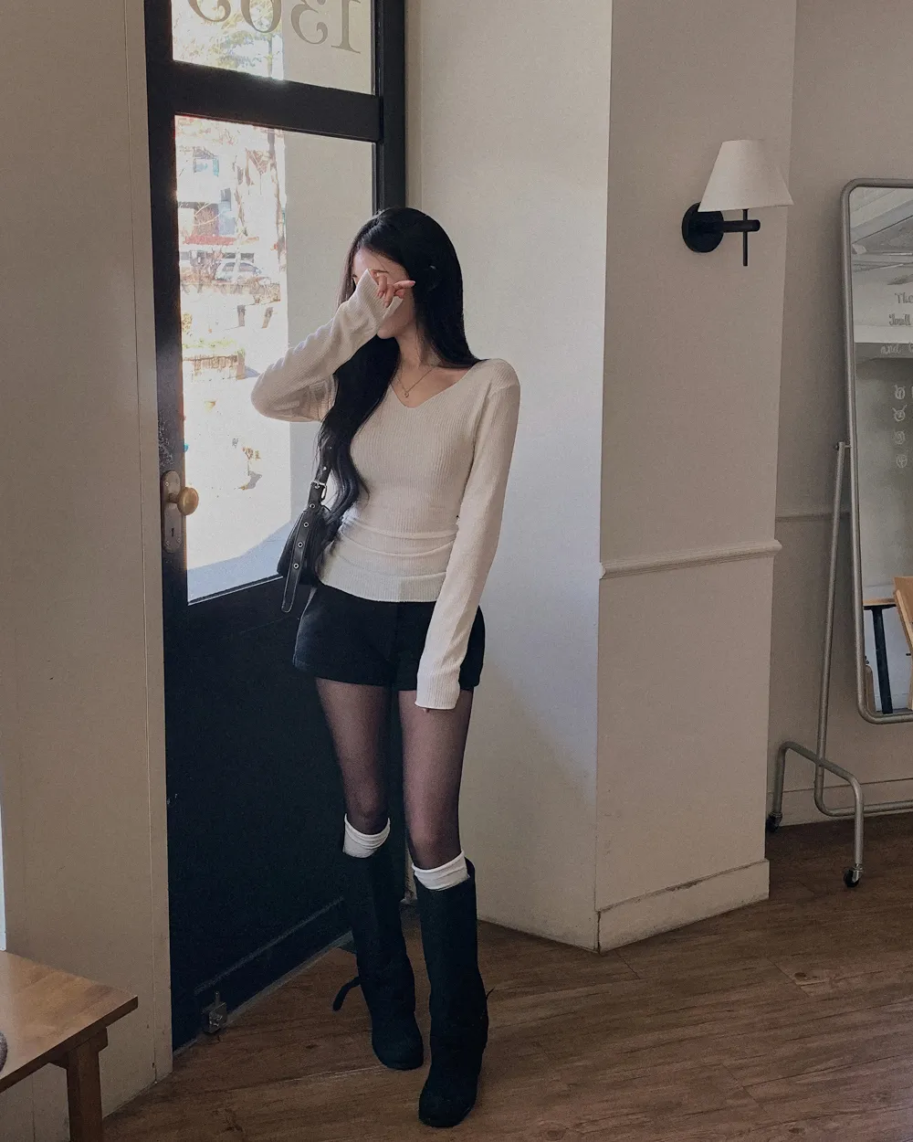 긴팔 티셔츠 모델 착용 이미지-S1L90