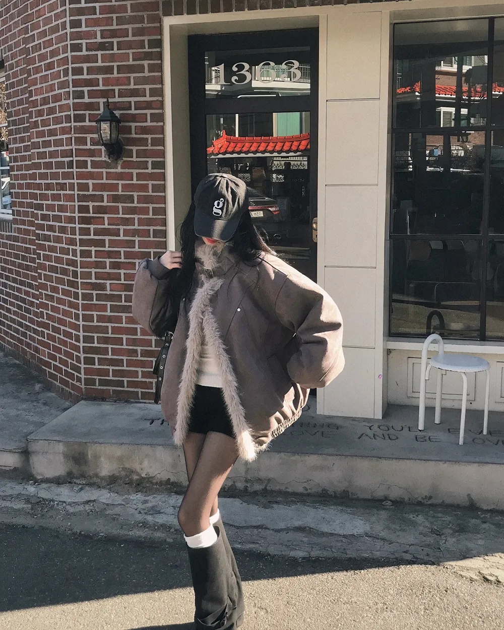 긴팔 티셔츠 모델 착용 이미지-S1L99