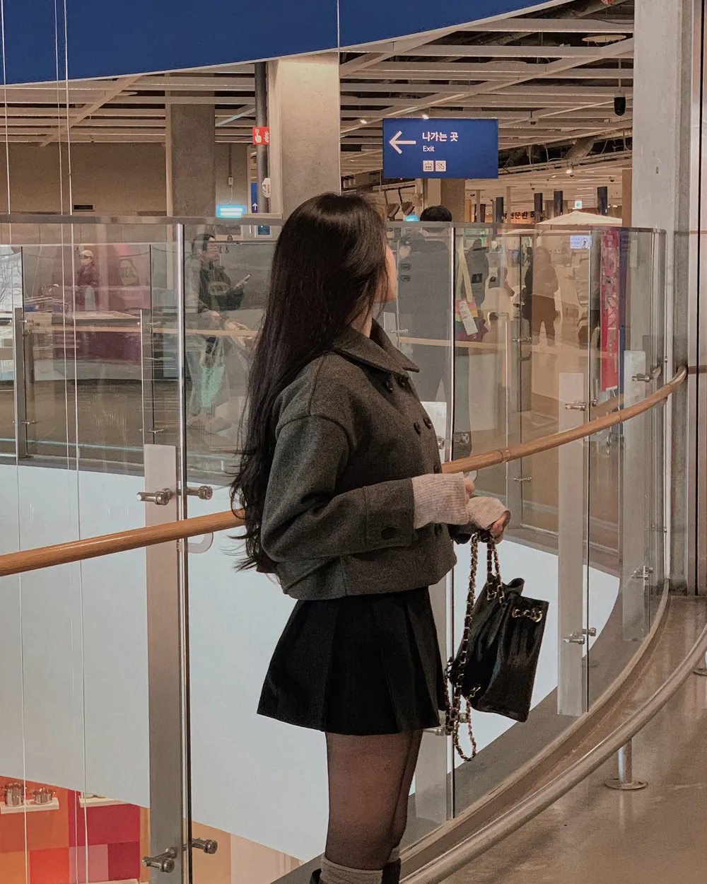 긴팔 티셔츠 모델 착용 이미지-S1L73