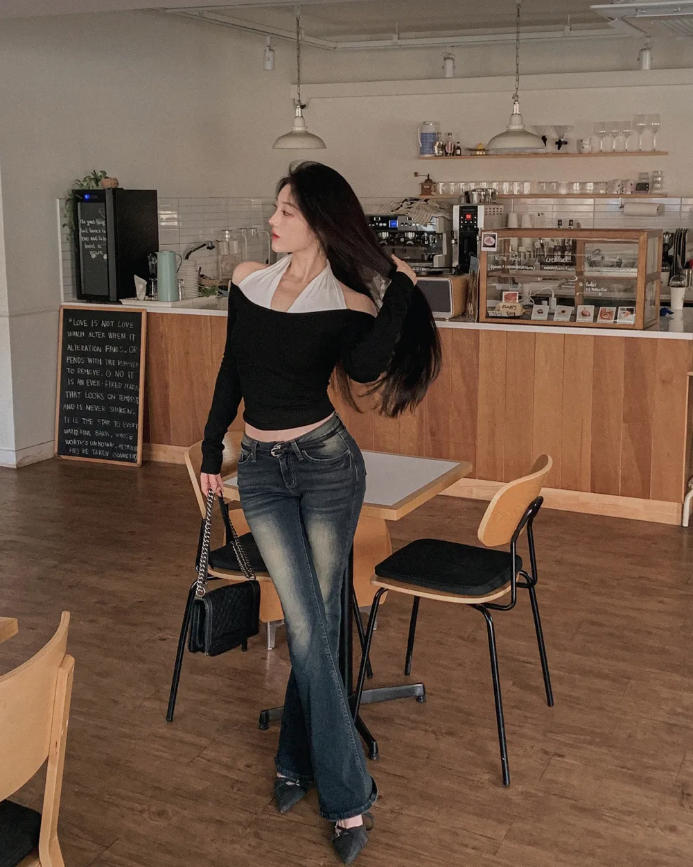 긴팔 티셔츠 모델 착용 이미지-S1L68