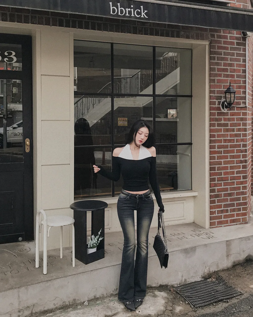 긴팔 티셔츠 모델 착용 이미지-S1L57