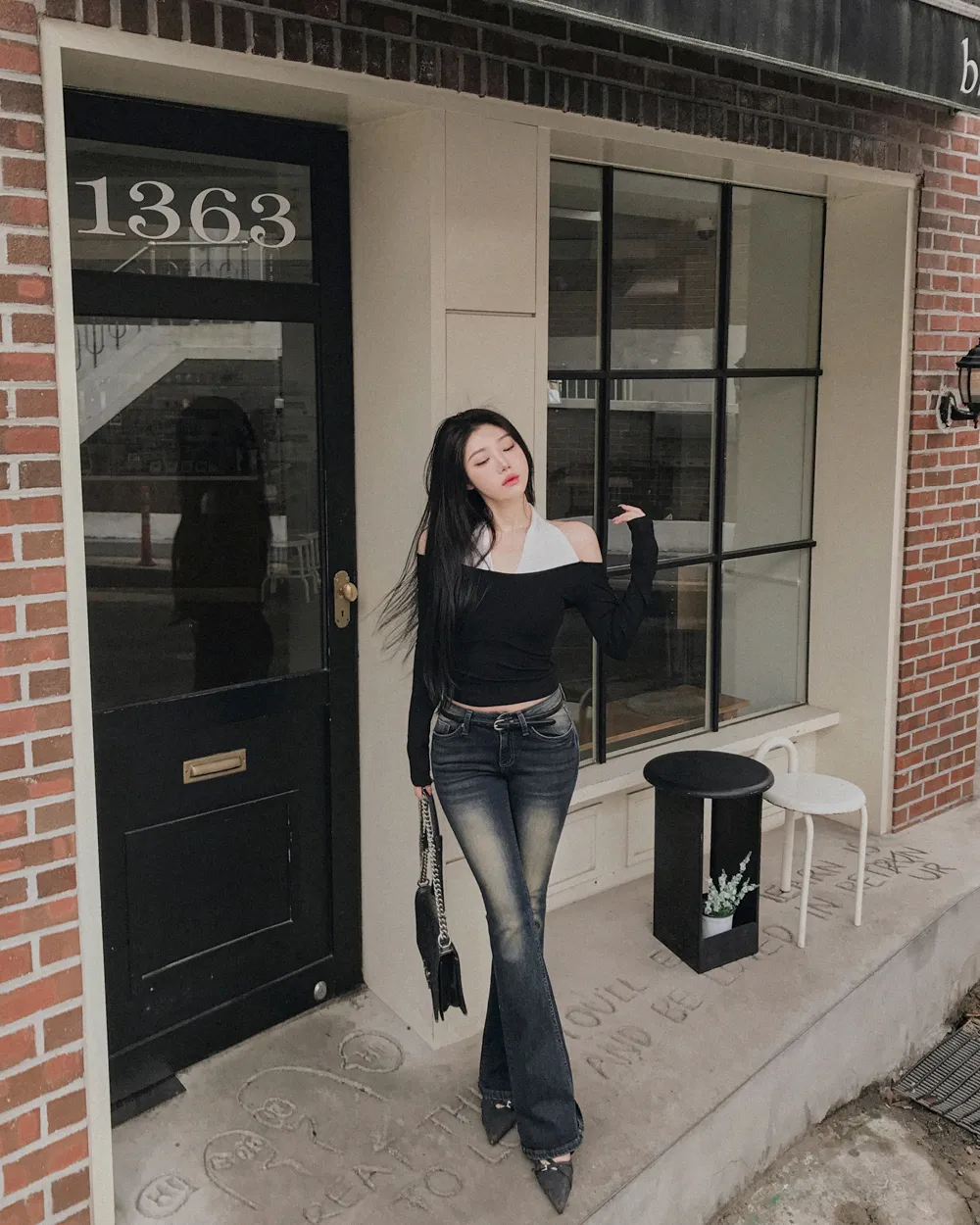 긴팔 티셔츠 모델 착용 이미지-S1L52