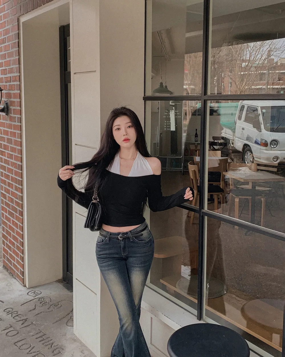 긴팔 티셔츠 모델 착용 이미지-S1L48