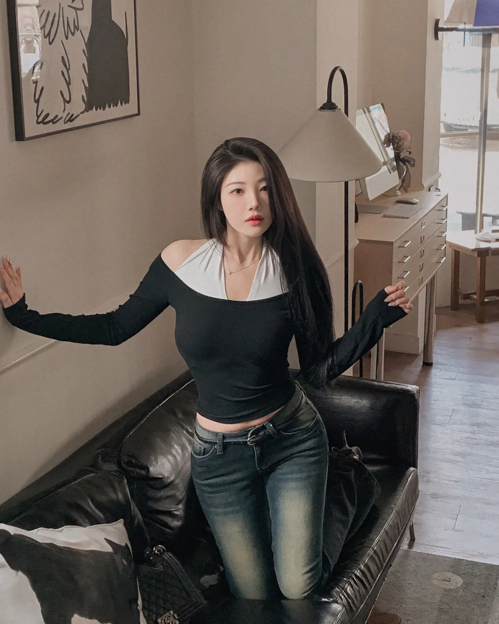 긴팔 티셔츠 모델 착용 이미지-S1L63