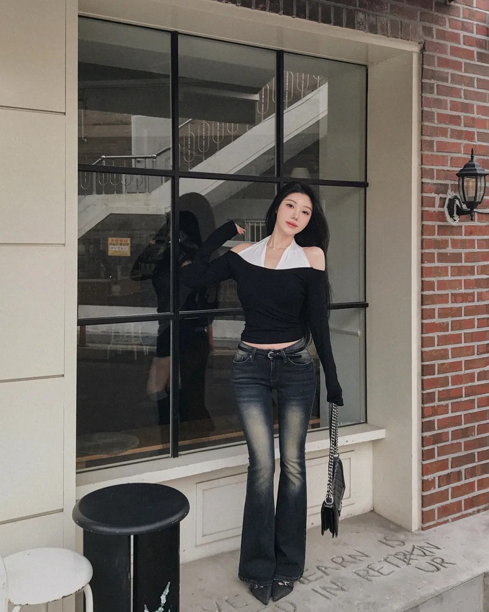 긴팔 티셔츠 모델 착용 이미지-S1L53