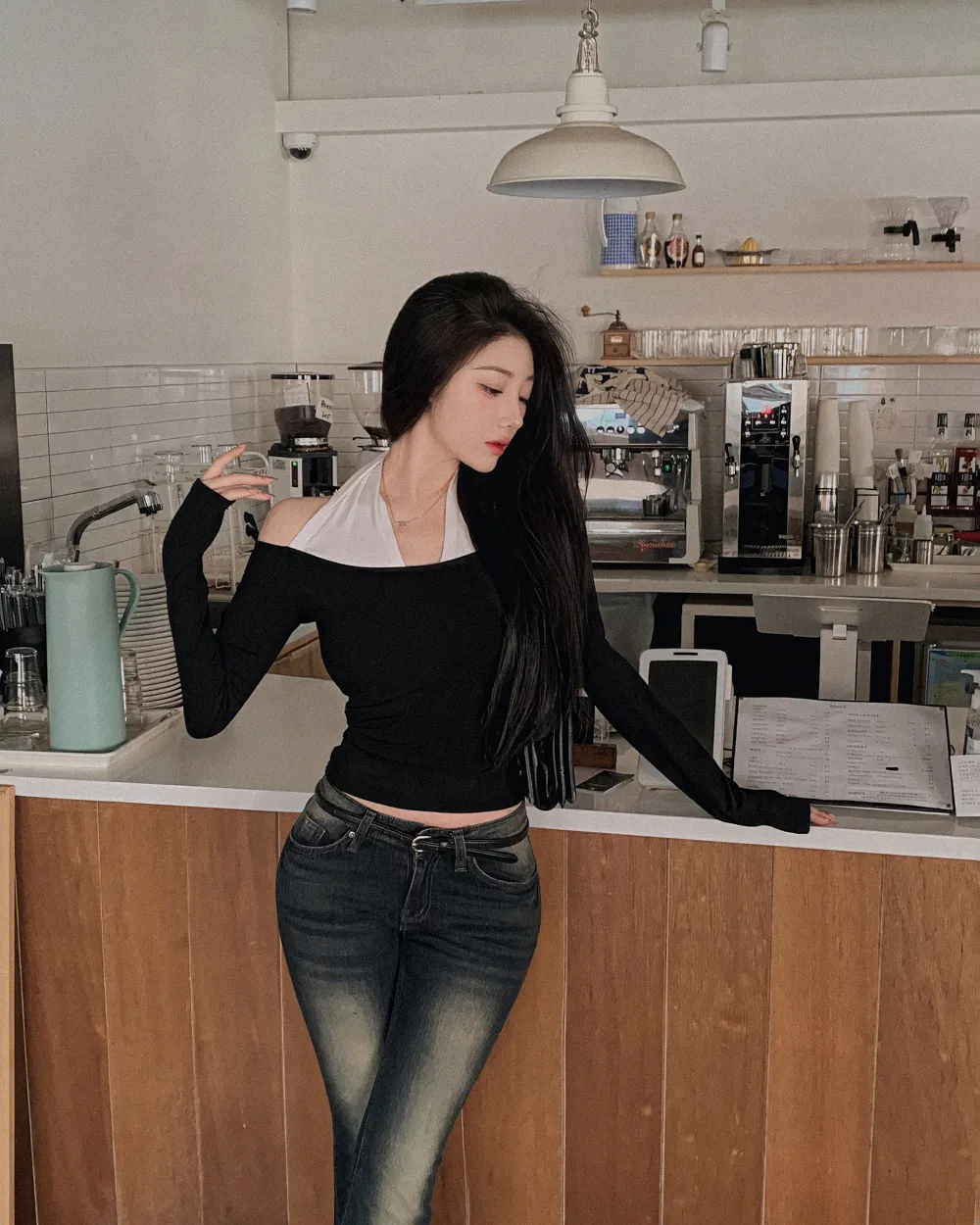 긴팔 티셔츠 모델 착용 이미지-S1L28