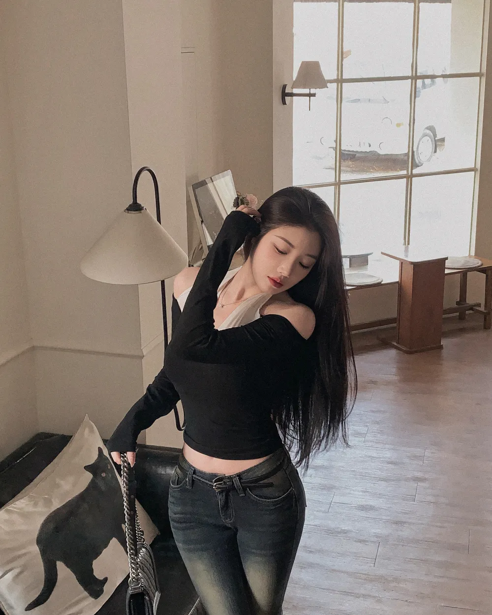 긴팔 티셔츠 모델 착용 이미지-S1L64