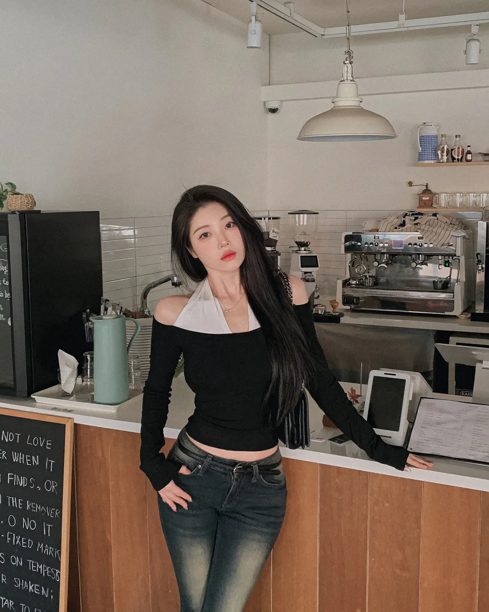 긴팔 티셔츠 모델 착용 이미지-S1L29