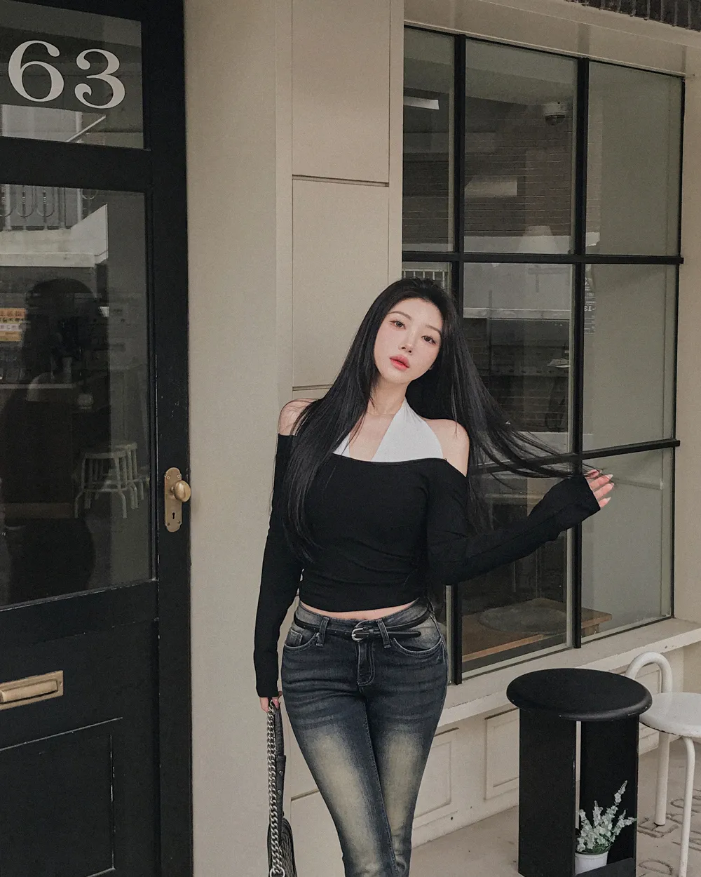 긴팔 티셔츠 모델 착용 이미지-S1L40